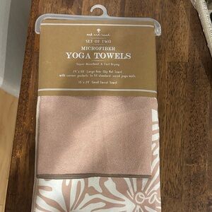 Oak and Reed Microfiber Yoga Towels in Pink and White